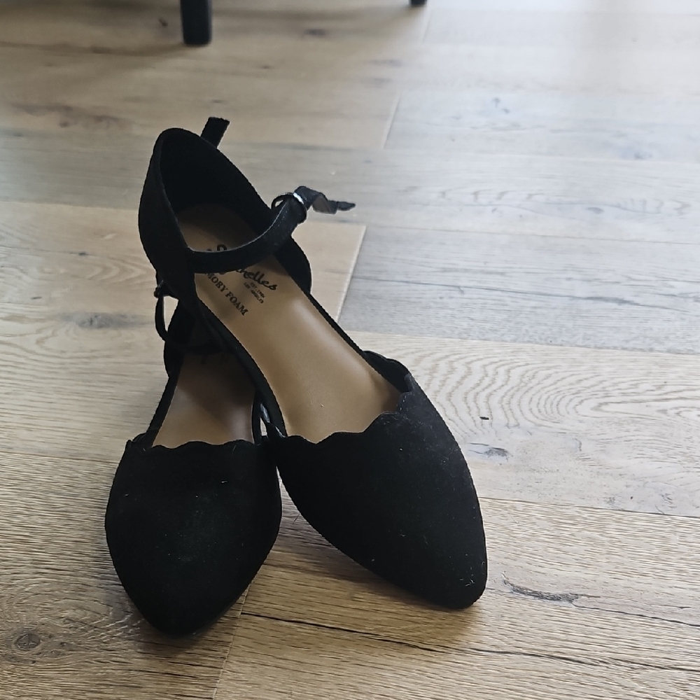 Seychelles Black Suede Flats Memory Foam Ankle Strap Size 8